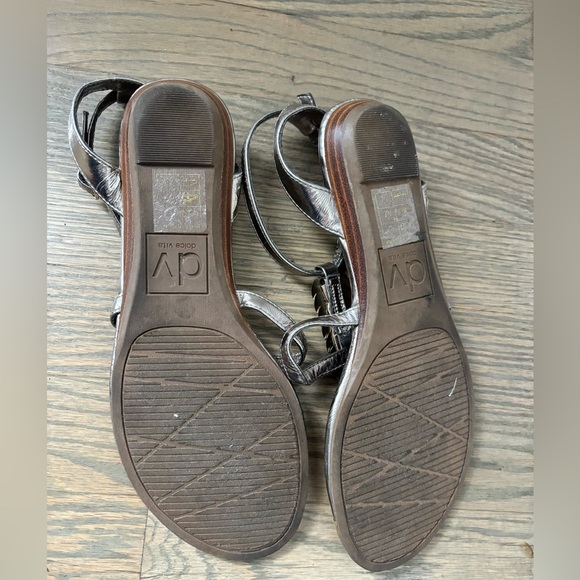 DV by Dolce Vita Pewter Thong Sandals Flats Metallic Silver Gold Size 7 - Picture 2 of 7